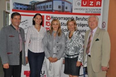 v.l.n.r.: Finanzreferent der Stadt Rottenmann Prof. Siegfried Greimler, Mag. Melanie Fink (UZR), Projektleiterin Margot Buchmann, Landesrätin Mag. Kristina Edlinger Ploder, Dr. hc. Ernst. E.P. Hochsteger © Foto Graeff/honorarfrei v.l.n.r.: Finanzreferent der Stadt Rottenmann Prof. Siegfried Greimler, Mag. Melanie Fink (UZR), Projektleiterin Margot Buchmann, Landesrätin Mag. Kristina Edlinger Ploder, Dr. hc. Ernst. E.P. Hochsteger © Foto Graeff/honorarfrei