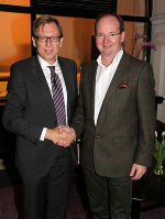 Landesrat Christian Buchmann mit dem neuen Vorsitzenden des SFG-Gesellschafterausschusses Herbert Ritter.