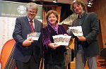 Präsentierten das neue Landesjugendsinfonieorchester sowie die CD: Eduard Lanner (Leiter des JJFK), LRin Ursula Lackner, Thomas Platzgummer (künstlerischer Leiter)