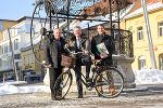 Gaben den Startschuss für das neue Radverkehrskonzept für Bruck: Bürgermeister Hans Straßegger, Landesrat Anton Lang und Bernd Pitner von der Baubezirksleitung.