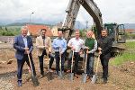 LR Anton Lang, Robert Rast (A16), Andreas Wilding (Strabag), Bgm. Mario Abl, Andreas Prassl (Strabag) und Wolfgang Wiesler (A16, v.l.). © Russold LR Anton Lang, Robert Rast (A16), Andreas Wilding (Strabag), Bgm. Mario Abl, Andreas Prassl (Strabag) und Wolfgang Wiesler (A16, v.l.). © Russold