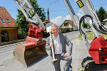 LR Anton Lang beim Startschuss für den Endausbau der St. Peter Hauptstraße © Fotos: prtrumler/H. Pachernegg; bei Quellenangabe honorarfrei LR Anton Lang beim Startschuss für den Endausbau der St. Peter Hauptstraße © Fotos: prtrumler/H. Pachernegg; bei Quellenangabe honorarfrei