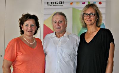 Landesrätin Ursula Lackner mit Roman Schweidlenka und Ursula Theissl