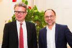 Landesrat Christopher Drexler und Volkshilfe-Geschäftsführer Franz Ferner (v.l.) freuen sich über "einen guten Tag für die steirische Pflegelandschaft". © steiermark.at/Streibl; bei Quellenangabe honorarfrei Landesrat Christopher Drexler und Volkshilfe-Geschäftsführer Franz Ferner (v.l.) freuen sich über "einen guten Tag für die steirische Pflegelandschaft". © steiermark.at/Streibl; bei Quellenangabe honorarfrei