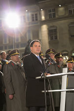 Landeshauptmann-Stellvertreter Michael Schickhofer unterstrich, dass die Flaggenparade ein wichtiges Zeichen des Dankes und des Respekts an die steirischen Einsatzorganisationen und das Bundesheer sei © steiermark.at/Frankl; bei Quellenangabe honorarfrei Landeshauptmann-Stellvertreter Michael Schickhofer unterstrich, dass die Flaggenparade ein wichtiges Zeichen des Dankes und des Respekts an die steirischen Einsatzorganisationen und das Bundesheer sei © steiermark.at/Frankl; bei Quellenangabe honorarfrei
