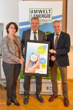 V.l. DI Mag. Simone Skalicki (A 15), LR Anton Lang, Dr. Semmelrock (Leiter der A 15) © Land Steiermark/Strasser V.l. DI Mag. Simone Skalicki (A 15), LR Anton Lang, Dr. Semmelrock (Leiter der A 15) © Land Steiermark/Strasser