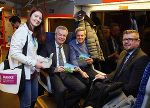 Verkehrslandesrat Anton Lang fuhr heute mit der S-Bahn von Leoben nach Graz und machte dabei auf die Landesaktion „Meine Luft - Reine Luft“ aufmerksam. © Melbinger Verkehrslandesrat Anton Lang fuhr heute mit der S-Bahn von Leoben nach Graz und machte dabei auf die Landesaktion „Meine Luft - Reine Luft“ aufmerksam. © Melbinger