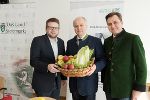 SPÖ-Klubobmann Hannes Schwarz, stellvertretend für LH-Stv. Michael Schickhofer, Agrarlandesrat Johann Seitinger und Franz Prettenthaler, Leiter Zentrum LIFE, Joanneum Research © Joanneum Research; bei Quellenangabe honorarfrei SPÖ-Klubobmann Hannes Schwarz, stellvertretend für LH-Stv. Michael Schickhofer, Agrarlandesrat Johann Seitinger und Franz Prettenthaler, Leiter Zentrum LIFE, Joanneum Research © Joanneum Research; bei Quellenangabe honorarfrei