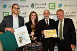 Freuten sich über das goldene Ticket beim Energy Globe Styria Award: Georg Baldauf-Sommerbauer, Susanne Lux, Matthäus Siebenhofer (alle TU Graz) und LR Anton Lang (v.l.) © Foto: Werner Krug; bei Quellenangabe honorarfrei Freuten sich über das goldene Ticket beim Energy Globe Styria Award: Georg Baldauf-Sommerbauer, Susanne Lux, Matthäus Siebenhofer (alle TU Graz) und LR Anton Lang (v.l.) © Foto: Werner Krug; bei Quellenangabe honorarfrei