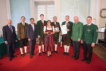 Mehrfach ausgezeichnete Blasmusikkapelle aus dem Bezirk Murau mit den Gratulanten LH Schützenhöfer und LH-Stv. Schickhofer. © steiermark.at / Foto Fischer Mehrfach ausgezeichnete Blasmusikkapelle aus dem Bezirk Murau mit den Gratulanten LH Schützenhöfer und LH-Stv. Schickhofer. © steiermark.at / Foto Fischer
