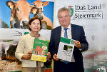 Tierschutzombudsfrau Barbara Fiala-Köck präsentierte gemeinsam mit LR Anton Lang ihren Tätigkeitsbericht © Foto: Land Steiermark/Strasser; bei Quellenangabe honorarfrei Tierschutzombudsfrau Barbara Fiala-Köck präsentierte gemeinsam mit LR Anton Lang ihren Tätigkeitsbericht © Foto: Land Steiermark/Strasser; bei Quellenangabe honorarfrei