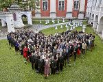 Vertreterinnen und Vertreter aller ausgezeichneten „KULINARIUM STEIERAMRK-Betriebe“ und die Ehrengäste im Schloss Pöllau.