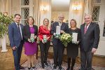 LH-Stellvertreter Schickhofer mit den geehrten: Bleckmann, Grossmann, Konrad, Karl und LH Schützenhöfer © Fischer/honorarfrei bei Quellenangabe LH-Stellvertreter Schickhofer mit den geehrten: Bleckmann, Grossmann, Konrad, Karl und LH Schützenhöfer © Fischer/honorarfrei bei Quellenangabe