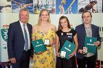 Sportlandesrat Anton Lang, Caroline Pilhatsch (Schwimmen), Alexandra Toth (Leichtathletik) und Andreas Diermair (Schach) v.l. © Melbinger Sportlandesrat Anton Lang, Caroline Pilhatsch (Schwimmen), Alexandra Toth (Leichtathletik) und Andreas Diermair (Schach) v.l. © Melbinger