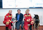 LH-Stv. Michael Schickhofer mit Hundeführerinnen der Österreichischen Rettungshundebrigade © Fotos: Land Steiermark/Bektas; bei Quellenangabe honorarfrei LH-Stv. Michael Schickhofer mit Hundeführerinnen der Österreichischen Rettungshundebrigade © Fotos: Land Steiermark/Bektas; bei Quellenangabe honorarfrei