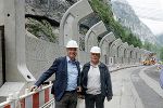 Verkehrslandesrat Anton Lang und Bürgermeister Ludwig Gottsbacher beim Lokalaugenschein an der Baustelle „Steinerne Jungfrau“. © Gallhofer Verkehrslandesrat Anton Lang und Bürgermeister Ludwig Gottsbacher beim Lokalaugenschein an der Baustelle „Steinerne Jungfrau“. © Gallhofer