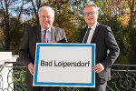 LH Hermann Schützenhöfer und LR Christopher Drexler freuen sich über den neuen steirischen Bäderkurort "Bad Loipersdorf". © steiermark.at/Streibl; bei Quellenangabe honorarfrei LH Hermann Schützenhöfer und LR Christopher Drexler freuen sich über den neuen steirischen Bäderkurort "Bad Loipersdorf". © steiermark.at/Streibl; bei Quellenangabe honorarfrei