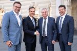 Stellen die Erhaltung der Landesstraßen in Graz auf "neue Beine": Landesbaudirektor Andreas Tropper, Bgm. Siegfried Nagl, LR Anton Lang und Stadtbaudirektor Bertram Werle. © Land Steiermark/Streibl Stellen die Erhaltung der Landesstraßen in Graz auf "neue Beine": Landesbaudirektor Andreas Tropper, Bgm. Siegfried Nagl, LR Anton Lang und Stadtbaudirektor Bertram Werle. © Land Steiermark/Streibl