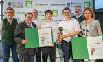 Gewinner der Rubrik Jugend und Bildung: Jürgen Hübler (Marktgemeinde Lieboch), Direktor Günther Greier, Josef Wagner, Johannes Windisch, Paul Wulz u. Helmut Zeinlinger (HTL BULME Graz-Gösting) mit Rubrikpatin Landesrätin Simone Schmiedtbauer (v.l.) © Foto: Johannes Gellner; bei Quellenangabe honorarfrei Gewinner der Rubrik Jugend und Bildung: Jürgen Hübler (Marktgemeinde Lieboch), Direktor Günther Greier, Josef Wagner, Johannes Windisch, Paul Wulz u. Helmut Zeinlinger (HTL BULME Graz-Gösting) mit Rubrikpatin Landesrätin Simone Schmiedtbauer (v.l.)