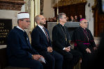 Imam Sakib Zekan, der Vorsitzende der islamischen Religionsgemeinde Steiermark Mehmet Celebi, Superintendent Wolfgang Rehner und Diözesanbischof Wilhelm Krautwaschl (v.l.) © Land Steiermark/Binder; bei Quellenangabe honorarfrei Imam Sakib Zekan, der Vorsitzende der islamischen Religionsgemeinde Steiermark Mehmet Celebi, Superintendent Wolfgang Rehner und Diözesanbischof Wilhelm Krautwaschl (v.l.)