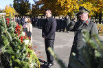 Bürgermeisterin Elke Kahr, Landesrat Stefan Hermann und Militärkommandant Heinz Zöllner gedachten der Gefallenen der beiden Weltkriege.