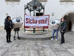 Bild von der Präsentation der Kampagne „Sicha Umi!”