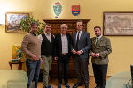 Treffen in Bad Aussee: Bgm. Thomas Schönauer, Bgm. Herbert Hansmann, Herbert Angerer (Forum Pro LKH Bad Aussee), LR Karlheinz Kornhäusl und KO Marco Triller (v.l.) © Land Steiermark/Jakob Grill; Verwendung bei Quellenangabe honorarfrei