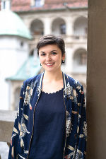 Porträtfoto von Mag. Barbara Schrank