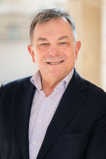 Portrait HR Mag. Gunther Peternell