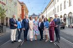 Martin Antauer (Niederösterreich), Eva Prischl (Niederösterreich), Anton Kasser (Niederösterreich), Martina Rüscher (Vorarlberg), Christine Haberlander (Oberösterreich), Ulrike Königsberger-Ludwig (Staatssekretärin), Peter Hacker (Wien), Daniela Gutschi (Salzburg), Beate Prettner (Kärnten), Karlheinz Kornhäusl (Steiermark) (v.l.) © Foto: Land Tirol – Sedlak; bei Quellenangabe honorarfrei