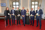 LH Mario Kunasek (M.) zeichnete verdiente Persönlichkeiten mit Ehrenzeichen aus © Land Steiermark/ Robert Frankl