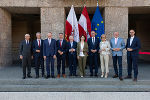 Landeshauptleute-Konferenz in Innsbruck: LH a.D. Wilfried Haslauer, LH a.D. Peter Kaiser, LH Thomas Stelzer, LH Daniel Fellner, LH und Bgm. Michael Ludwig, LH Karoline Edtstadler, LH Anton Mattle, LH Johanna Mikl-Leitner, LH Mario Kunasek und LH Markus Wallner (v.l.) © Land Tirol; bei Quellenangabe honorarfrei