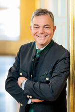 Portraitfoto von Gunther Peternell