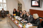 v.l.: H.Kindermann-Wlasak (AMS), StR D.Eisel-Eiselsberg, P.Theissl (SFG), LR Buchmann, VDir. F.Kerber (Steiermärkische), VPräs. R.Friedrich (WK) (Foto: Frankl) 