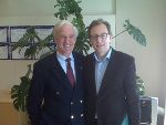 v.l: Abteilungsvorstand Stephan Hochfellner, Wirtschafts-Landesrat Christian Buchmann 