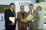 (v.l.n.r.: Ing. C. Becskei/KNAPP AG; LR Dr. C. Buchmann; Vizepräs. Dr. W. Tessmar-Pfohl/IV)  