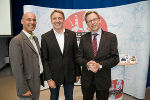(v.l.): AMS-Geschäftsführer Mag. Karl-Heinz Snobe, Spartenobmann Gewerbe Ing. Josef Herk, Wirtschaftslandesrat Dr. Christian Buchmann (Foto: Fischer) 