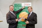 v.l.: WK-Präsident Peter Mühlbacher, Wirtschaftslandesrat Christian Buchmann 