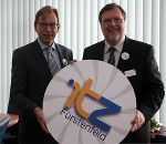 v.l.: Wirtschaftslandesrat Christian Buchmann und GF Claus Repnik 