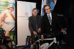 v.l.: SFG-GF Burghard Kaltenbeck mit Wirtschaftslandesrat Christian Buchmann 
