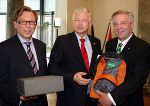 LR Christian Buchmann, hessischer Ministerpräsident Roland Koch, LH-Vize Hermann Schützenhöfer 
