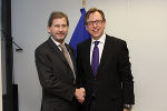 Wirtschaftslandesrat Dr. Christian Buchmann zu Gast beim neuen EU-Regionalkommissar Dr. Johannes Hahn © Alexander Louvet Wirtschaftslandesrat Dr. Christian Buchmann zu Gast beim neuen EU-Regionalkommissar Dr. Johannes Hahn