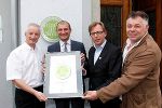 v.l.: Peter Fürhapter (Werksdirektor, Lafarge Perlmooser Retznei), DI Thomas Spannagl (CEO Lafarge Perlmooser GmbH), Landesrat Dr. Christian Buchmann, Mag. Eberhard Schrempf (Geschäftsführer Creative Industries Styria) © doppelpunkt v.l.: Peter Fürhapter (Werksdirektor, Lafarge Perlmooser Retznei), DI Thomas Spannagl (CEO Lafarge Perlmooser GmbH), Landesrat Dr. Christian Buchmann, Mag. Eberhard Schrempf (Geschäftsführer Creative Industries Styria)