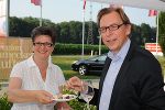 Landesrat Dr. Christian Buchmann beim "Genussbaggern", dem etwas anderen Spatenstich für das „Vinofaktur - Südsteirisches Genussregal“.