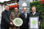 v.l.: Eberhard Schrempf, Geschäftsführer Creative Industries Styria, Johannes Steiner, Geschäftsführer Steiner 1888 Wollwelt, LR Dr. Christian Buchmann, Herbert Steiner, Geschäftsführer Steiner 1888 Wollwelt.  © Creative Industries Styria
