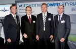 Sorgen mit der Initiative „Luftfahrt im ACstyria“ für frischen Wind im steirischen Autocluster: v.l.n.r. Projektträger Mag. Karl Pansy (Geschäftsführung ACstyria) mit Wirtschaftslandesrat Dr. Christian Buchmann, Projektpartner DI Gottfried Steiner (Geschäftsführung IB STEINER) und Ing. Walter Starzacher (Geschäftsführung Aerospace und Mechanical Engineering Services) © ACstyria/Konstantinov