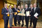 v.l.: Gen.-Dir. KoR Alois Sundl, Kammeramtsdirektor Dr. Dieter Müller, LR Dr. Christian Buchmann, Vizepräsidentin Mag. Regina Friedrich, LR Mag. Kristina Edlinger-Ploder, LAbg. Wolfgang Kasic, Direktor Ing. Wolfgang Umgeher, Obmann Josef Pesserl