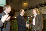 WK-Präsident Ing. Josef Herk (l.) und Wirtschaftslandesrat Dr. Christian Buchmann überreichten den frischgebackenen Meisterinnen und Meistern die Meisterbriefe. © Fischer WK-Präsident Ing. Josef Herk (l.) und Wirtschaftslandesrat Dr. Christian Buchmann überreichten den frischgebackenen Meisterinnen und Meistern die Meisterbriefe.