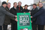 v.l.: DI Heinrich Schwarzl (Projektmanager WBO, ZT-Büro Heidinger & Schwarzl, Leibnitz), LIM DI Alexander Pongratz, Landesrat Dr. Christian Buchmann, Ewald Holler (GF Holler Tore GmbH), Brigitte Holler (Holler Tore GmbH), NRAbg. Josef Muchitsch (Vorsitzender Konjunkturforum Bau), DI Thomas Sattler (KBO Ostermann GmbH, Graz) © Thomas Trabi v.l.: DI Heinrich Schwarzl (Projektmanager WBO, ZT-Büro Heidinger & Schwarzl, Leibnitz), LIM DI Alexander Pongratz, Landesrat Dr. Christian Buchmann, Ewald Holler (GF Holler Tore GmbH), Brigitte Holler (Holler Tore GmbH), NRAbg. Josef Muchitsch (Vorsitzender Konjunkturforum Bau), DI Thomas Sattler (KBO Ostermann GmbH, Graz)