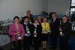 LR Dr. Christian Buchmann und weitere Festgäste mit dem abgefüllten Heilquellwasser aus dem Johannisbrunnen © Johannisbrunnen LR Dr. Christian Buchmann und weitere Festgäste mit dem abgefüllten Heilquellwasser aus dem Johannisbrunnen
